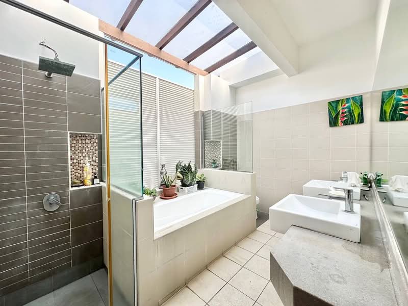 Semi-Detached House for Sale in Putrajaya (Putrajaya) - Tengku June Tengku Mamat - Bathroom - PropertyGuru.com.my