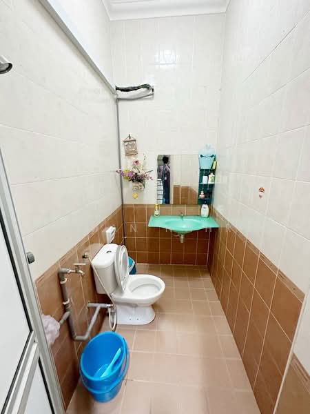2.5-storey Terraced House for Sale in Taman Warisan Indah (Dengkil) - Ilman Nahri - Bathroom - PropertyGuru.com.my