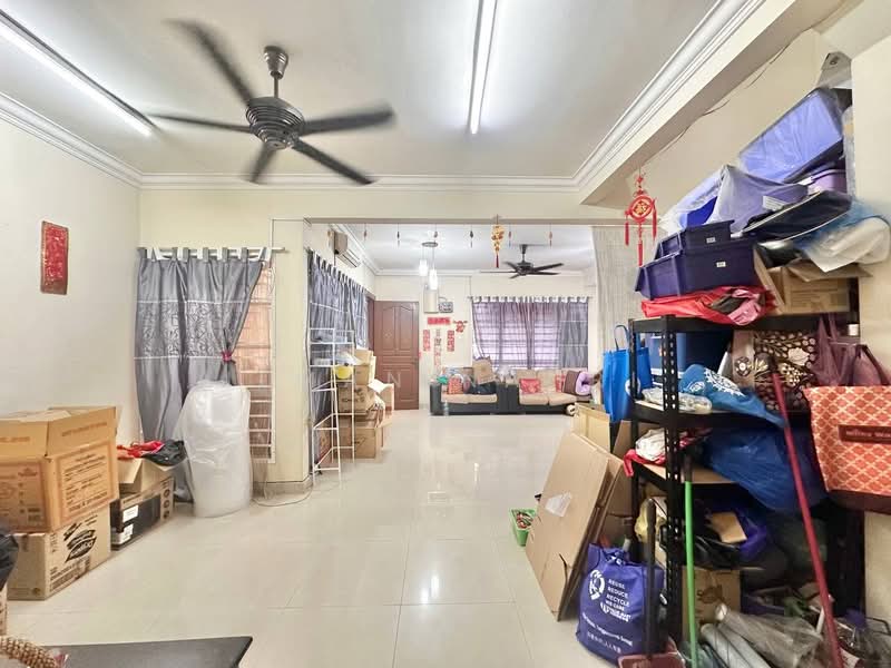 2-storey Terraced House for Sale in Putra Bestari (Subang Jaya) - Ilman Nahri - Living Room - PropertyGuru.com.my