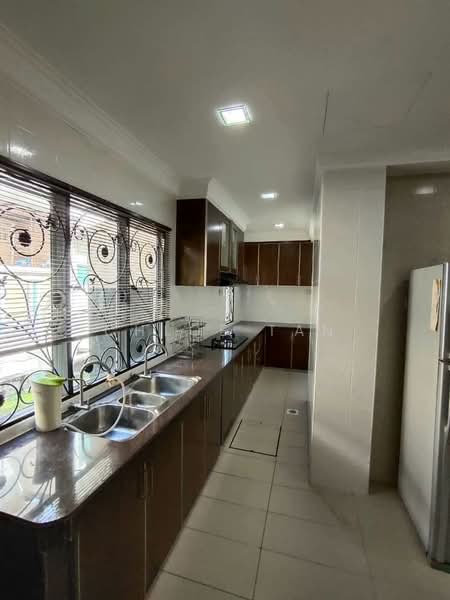 Taman Dagang Permai untuk Untuk Dijual - RM 1,300,000, Mac 2026 - Kitchen - PropertyGuru.com.my