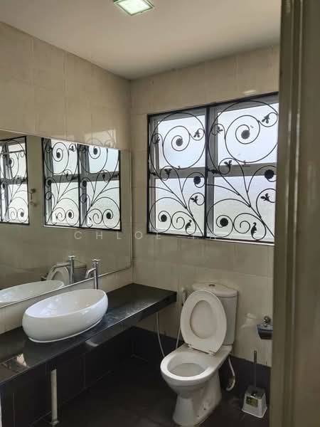 Taman Dagang Permai untuk Untuk Dijual - RM 1,300,000, Mac 2026 - Bathroom - PropertyGuru.com.my