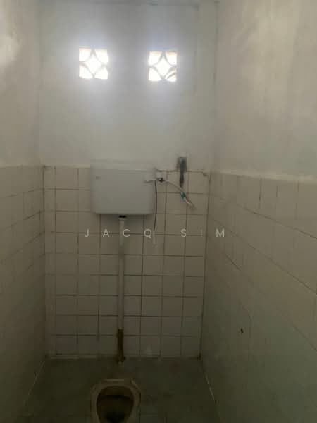 Factory for Sale in Kulai (Johor) - Jacq Sim - Bathroom - PropertyGuru.com.my
