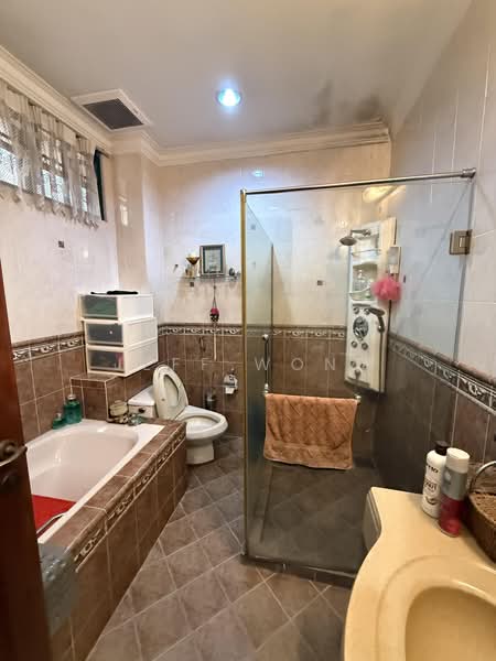 Rumah Teres 2 Tingkat untuk Dijual di Tropicana Indah (Kota Damansara) - Jeff Wong - Bathroom - PropertyGuru.com.my