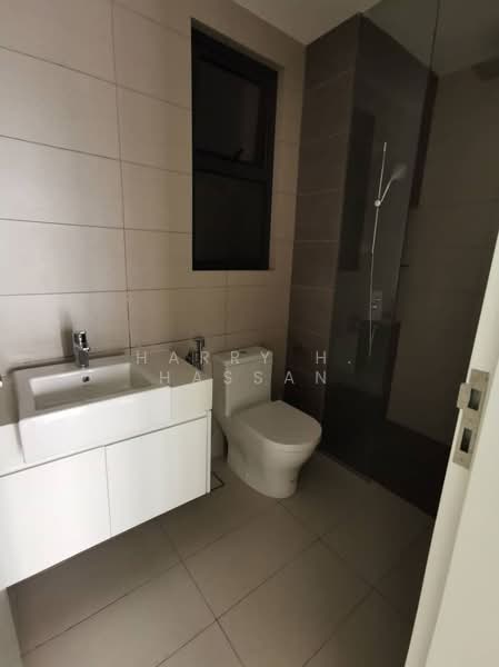 Service Residence for Rent at Skyluxe On The Park Bukit Jalil - Harry H. Hassan - Bathroom - PropertyGuru.com.my