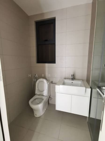 Service Residence for Rent at Skyluxe On The Park Bukit Jalil - Harry H. Hassan - Bathroom - PropertyGuru.com.my