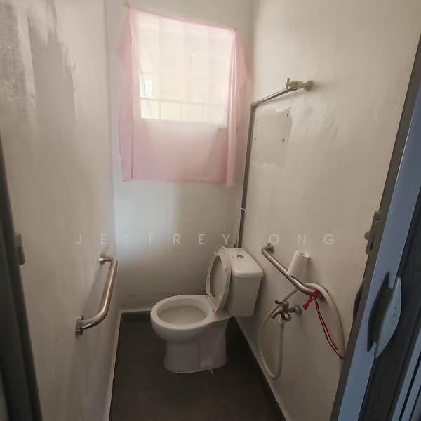 Rumah Flat untuk Dijual di Taman Flora Heights - Jeffrey Ong - Bathroom - PropertyGuru.com.my