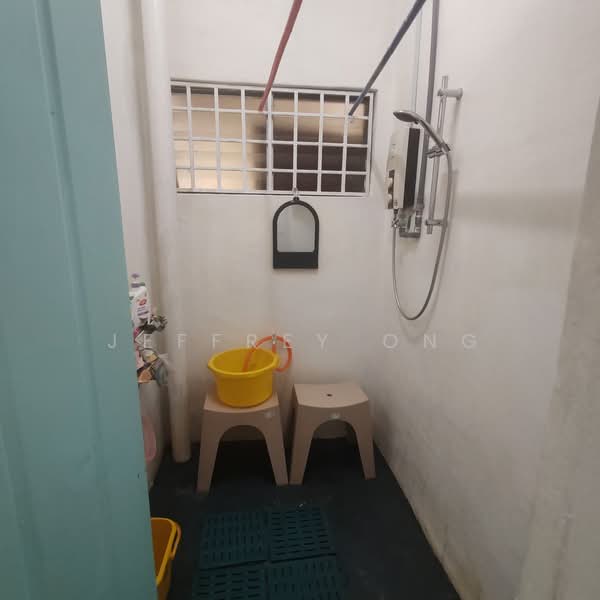 Rumah Flat untuk Dijual di Taman Flora Heights - Jeffrey Ong - Bathroom - PropertyGuru.com.my