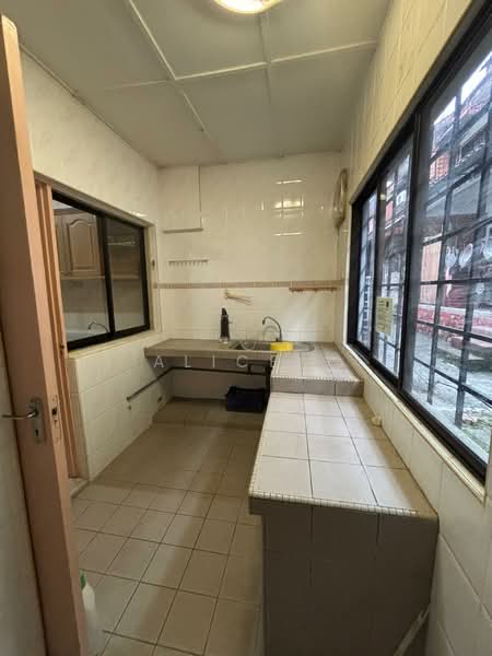 Rumah Teres 2 Tingkat untuk Dijual di Bandar Sungai Long (Selangor) - Alice . - Kitchen - PropertyGuru.com.my
