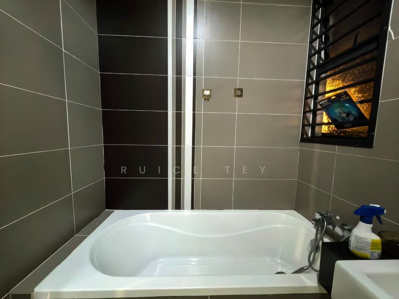 Bukit Indah Bukit Indah untuk Untuk Dijual - RM 1,600,000, Mac 2026 - Bathroom - PropertyGuru.com.my