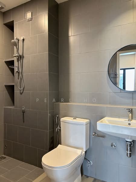 Semi-Detached House for Rent in Rawang (Selangor) - Pearl Ho - Bathroom - PropertyGuru.com.my