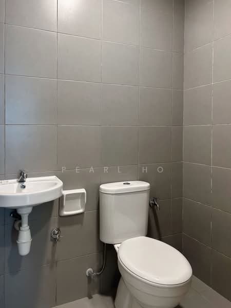 Semi-Detached House for Rent in Rawang (Selangor) - Pearl Ho - Bathroom - PropertyGuru.com.my