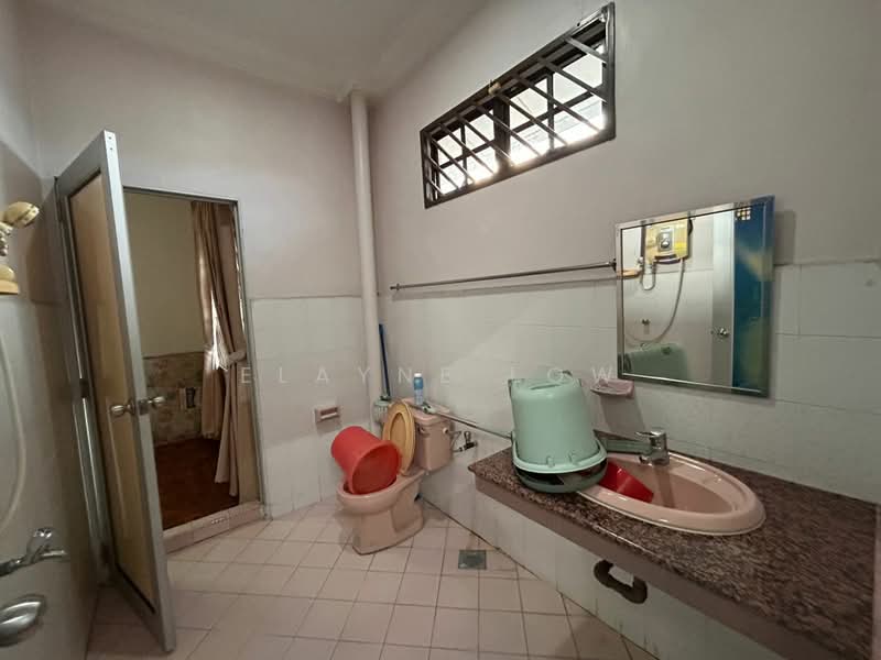 Semi-Detached House for Sale in Johor Bahru (Johor) - Elayne Low - Bathroom - PropertyGuru.com.my