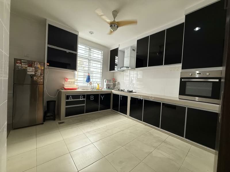 2-storey Terraced House for Sale in Austin (Johor Bahru) - Abby Ting - Kitchen - PropertyGuru.com.my