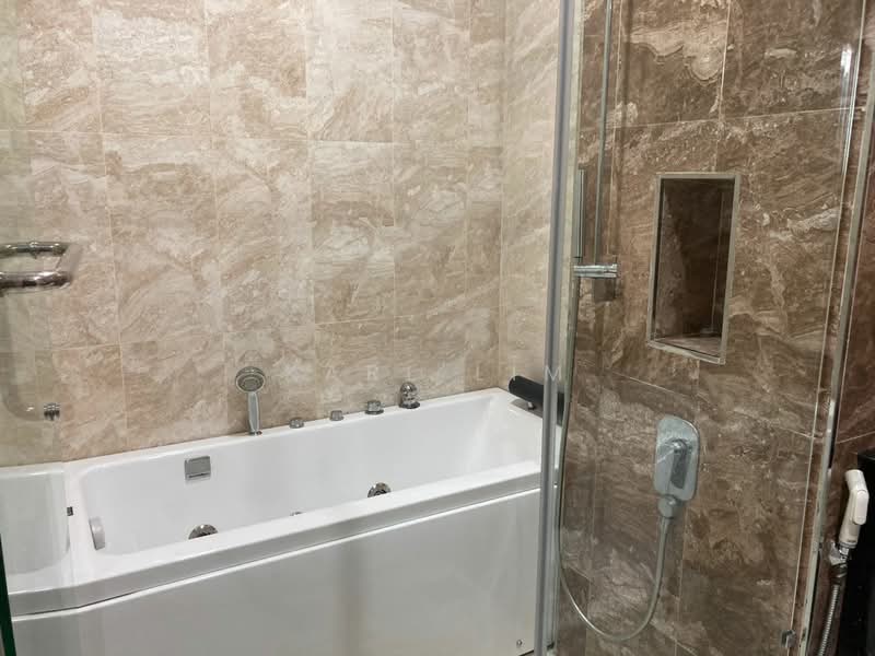 Service Residence for Rent at Paragon Suites @ CIQ - Karl Lim - Bathroom - PropertyGuru.com.my