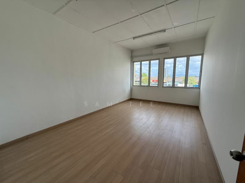 Shop / Office for Sale in Perling (Johor) - Sam Tee - Interior - PropertyGuru.com.my