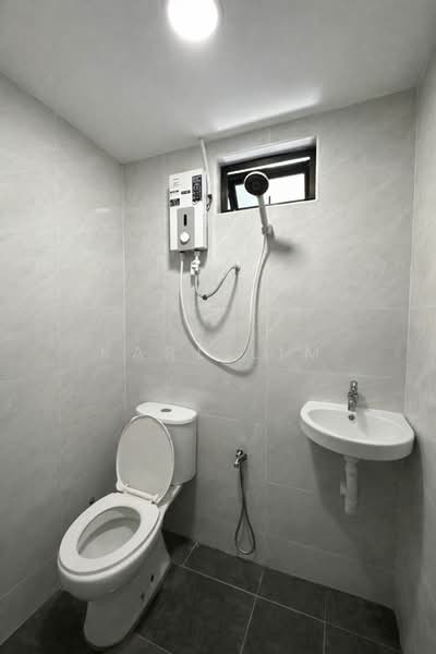 Semi-Detached House for Rent in Taman Johor Jaya (Johor Bahru) - Karl Lim - Bathroom - PropertyGuru.com.my