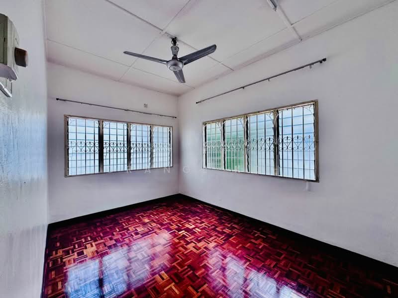 Semi-Detached House for Sale in Taman Nong Chik (Johor Bahru) - Orange Koh - PropertyGuru.com.my