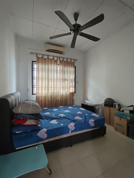 Townhouse for Sale in Taman Tampoi Indah (Tampoi) - Chew Ping - Bedroom - PropertyGuru.com.my