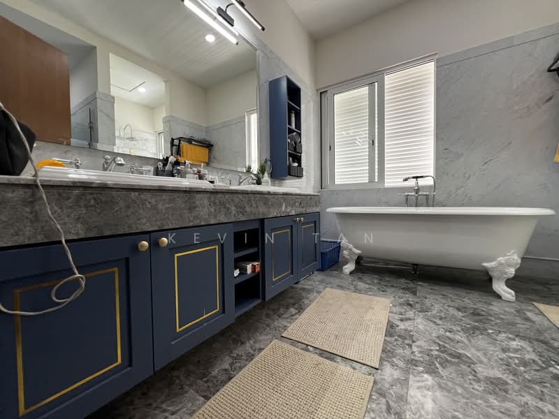 Semi-Detached House for Rent in Mont Kiara (Kuala Lumpur) - Kevin Tan - Bathroom - PropertyGuru.com.my