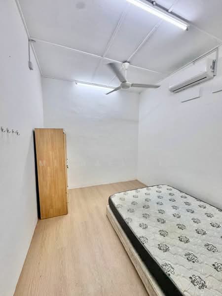 1-storey Terraced House for Rent in Taman Abad (Johor Bahru) - Michael Yeo - Bedroom - PropertyGuru.com.my
