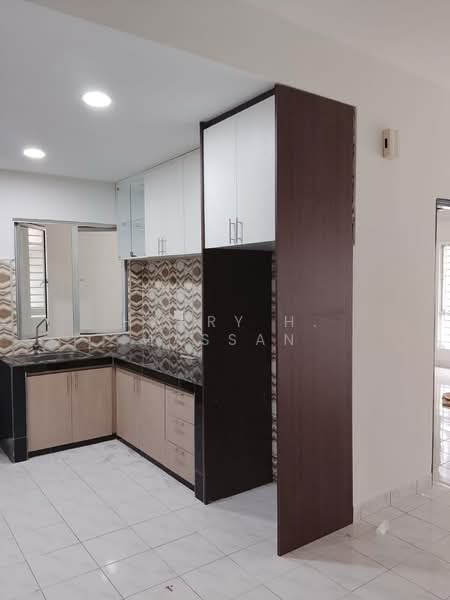 Apartment for Rent at Residensi Hijauan Lumayan - Harry H. Hassan - Kitchen - PropertyGuru.com.my