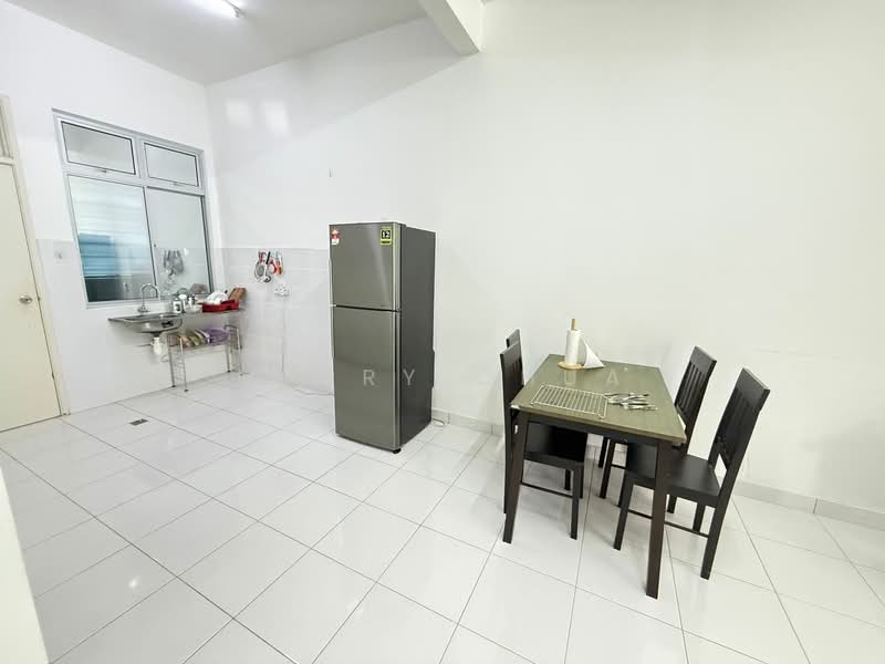 Meridin East untuk Untuk Disewa - RM 2,000 /bulan, Mac 2026 - Kitchen - PropertyGuru.com.my