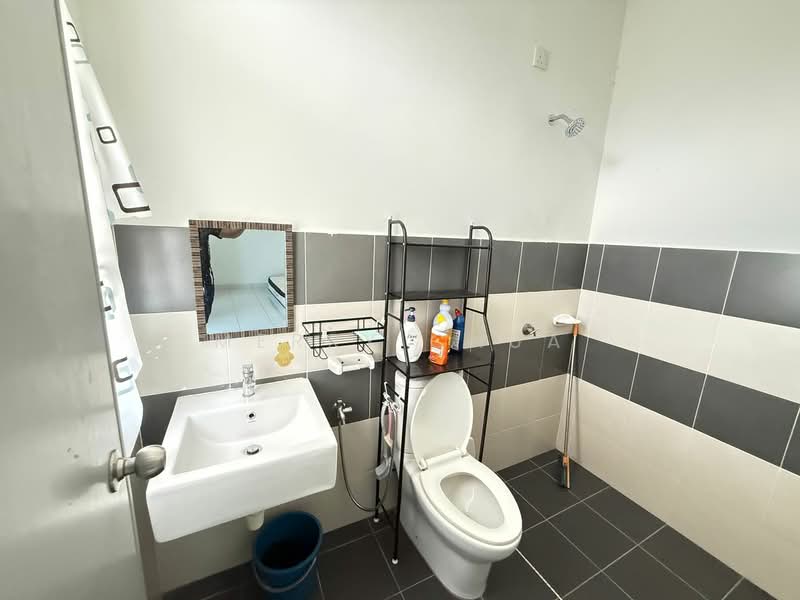 Meridin East untuk Untuk Disewa - RM 2,000 /bulan, Mac 2026 - Bathroom - PropertyGuru.com.my