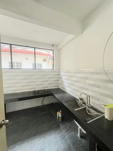 Bandar Puteri Puchong untuk Untuk Disewa - RM 2,400 /bulan, Mac 2026 - Kitchen - PropertyGuru.com.my