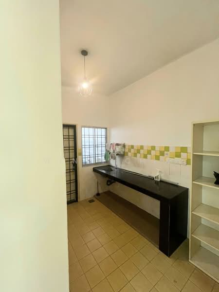 Bandar Puteri Puchong untuk Untuk Disewa - RM 2,400 /bulan, Mac 2026 - Kitchen - PropertyGuru.com.my