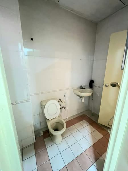 Bandar Puteri Puchong untuk Untuk Disewa - RM 2,400 /bulan, Mac 2026 - Bathroom - PropertyGuru.com.my