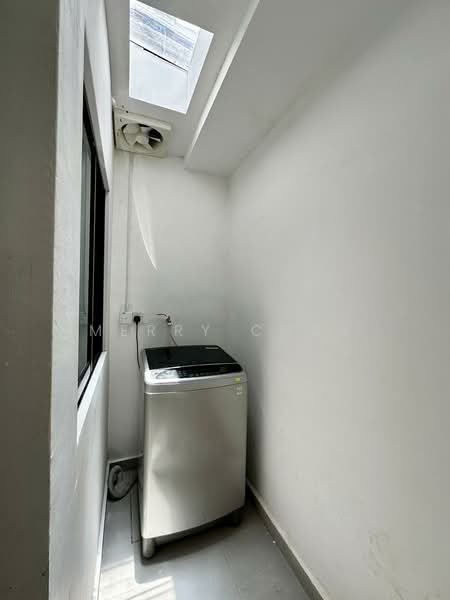 Taman Johor Jaya Double Storey Semi D untuk Untuk Disewa - RM 2,700 /bulan, Apr 2026 - Interior - PropertyGuru.com.my