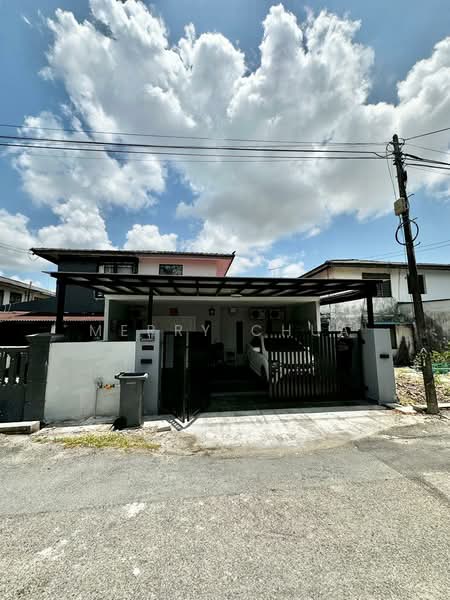 Taman Johor Jaya Double Storey Semi D untuk Untuk Disewa - RM 2,700 /bulan, Apr 2026 - PropertyGuru.com.my