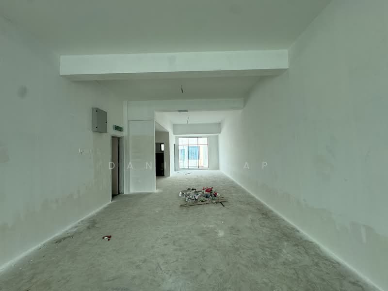 Shop for Rent in Bandar Gamuda Gardens (Rawang) - Daniel Yap - Interior - PropertyGuru.com.my