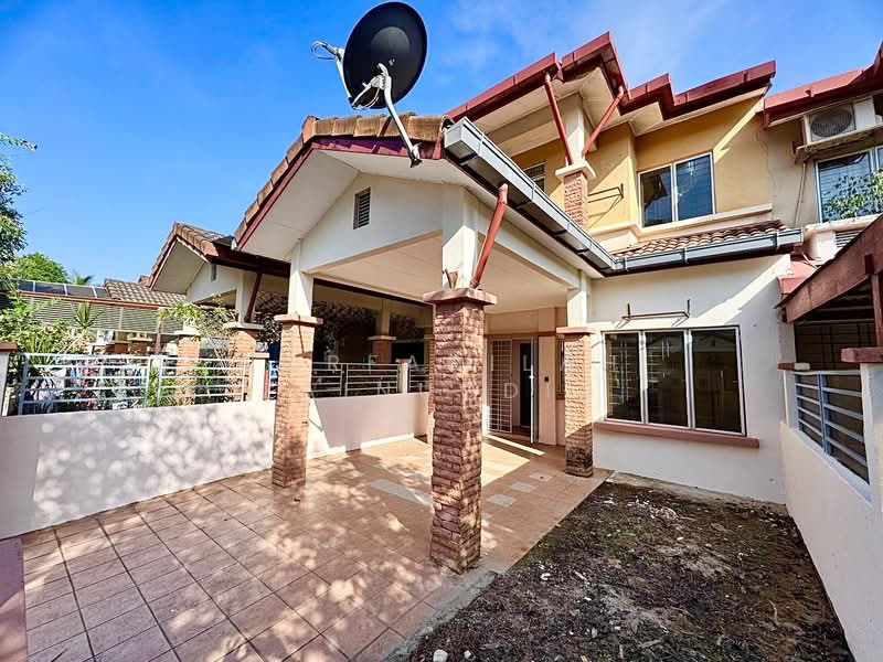 U16, Taman Bukit Subang untuk Untuk Dijual - RM 580,000, Mac 2026 - Exterior - PropertyGuru.com.my