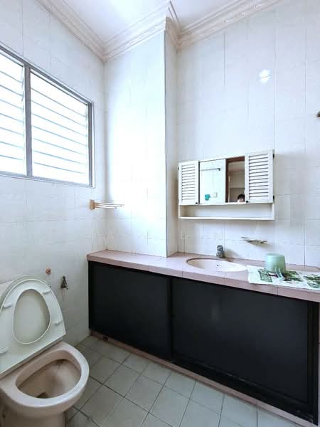 Taman Pelangi untuk Untuk Dijual - RM 1,300,000, Mac 2026 - Bathroom - PropertyGuru.com.my