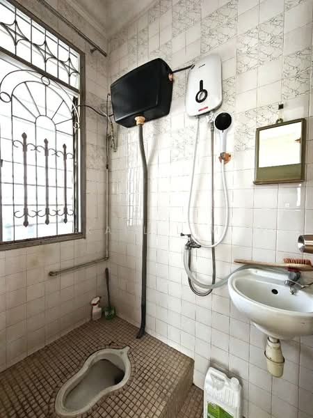 Taman Pelangi untuk Untuk Dijual - RM 1,300,000, Mac 2026 - Bathroom - PropertyGuru.com.my