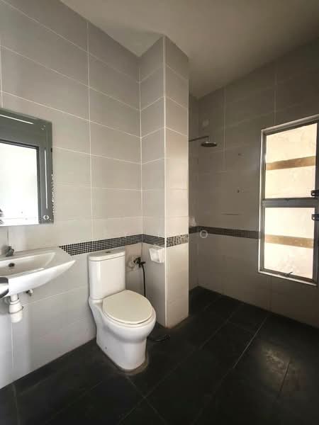Cluster House for Sale in Taman Nusantara Prima (Gelang Patah) - SY Ngo - Bathroom - PropertyGuru.com.my