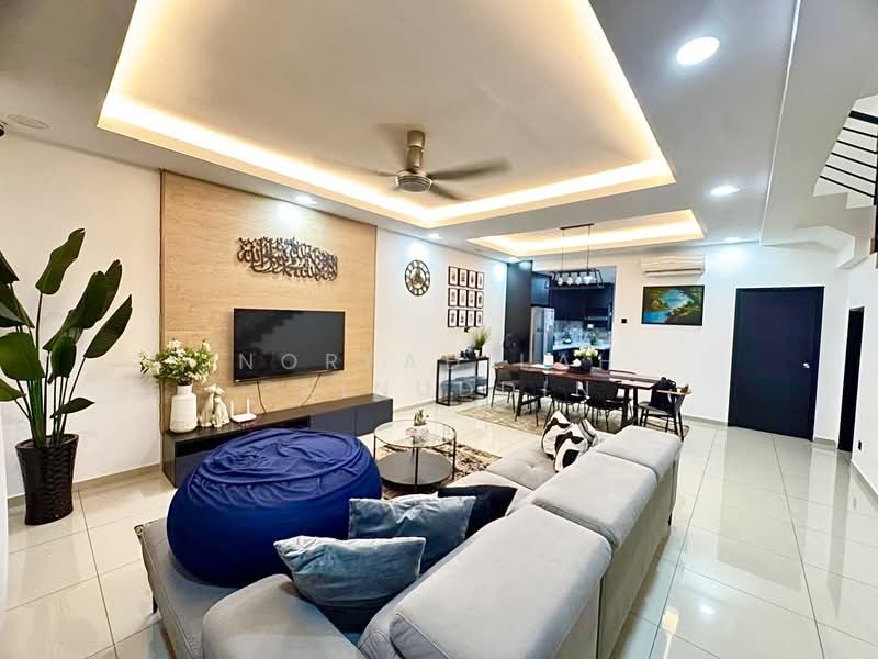 Bukit Rahman Putra untuk Untuk Dijual - RM 650,000, Mac 2026 - Living Room - PropertyGuru.com.my