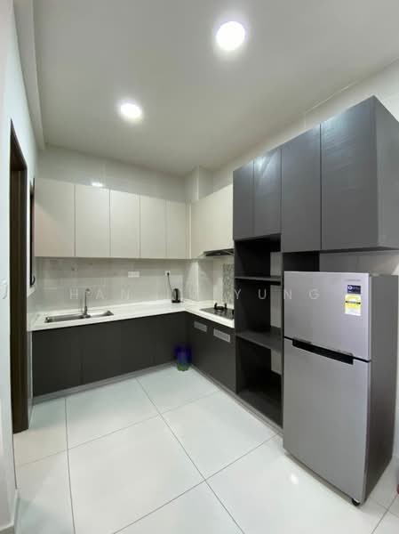 Condominium for Rent at Lovell @ Country Garden Danga Bay - Han Lu Yung - Kitchen - PropertyGuru.com.my