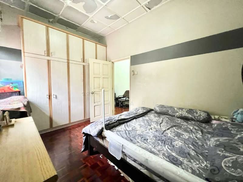 2-storey Terraced House for Sale in SS19 (Subang Jaya) - Adi Zulkarnaen - Bedroom - PropertyGuru.com.my