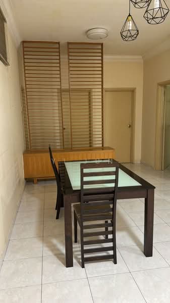Desa Impiana untuk Untuk Disewa - RM 1,500 /bulan, Mac 2026 - Dining Room - PropertyGuru.com.my