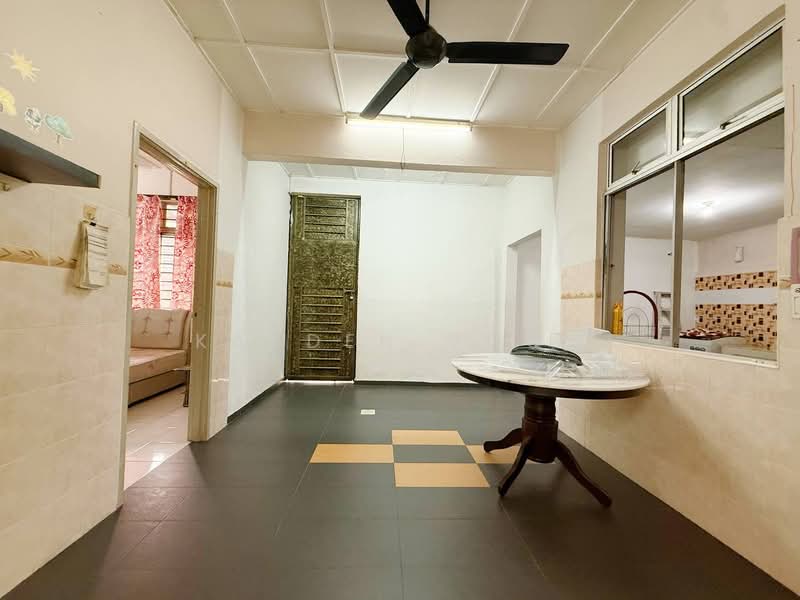 Bukit Indah 2 Single Storey Terrace EndLot untuk Untuk Dijual - RM 728,000, Mac 2026 - Living Room - PropertyGuru.com.my