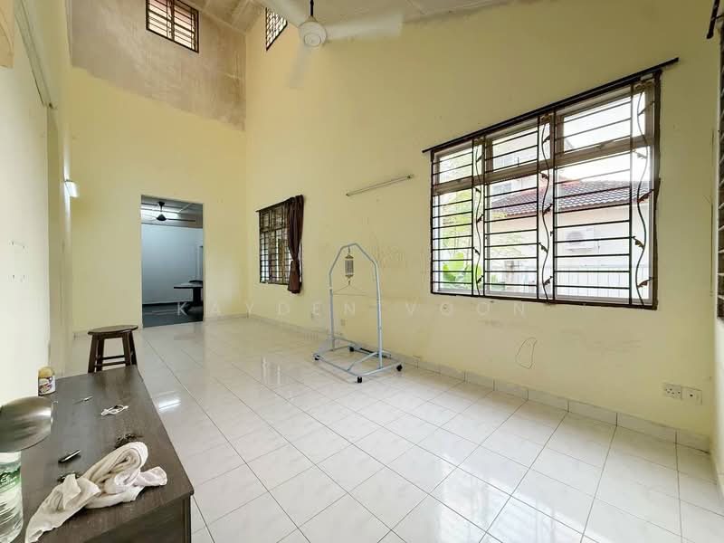 Bukit Indah 2 Single Storey Terrace EndLot untuk Untuk Dijual - RM 728,000, Mac 2026 - Living Room - PropertyGuru.com.my