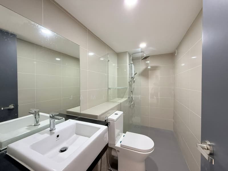 Service Residence for Sale at Sunway Grid Residence - Jamie Lee - Bathroom - PropertyGuru.com.my