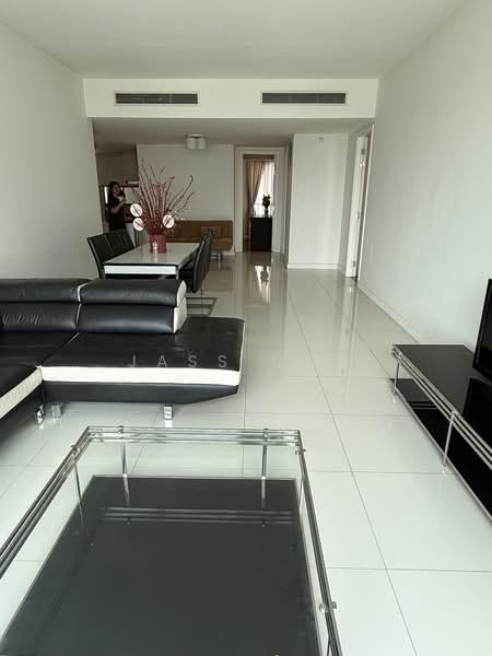 Kediaman Servis untuk Dijual di Gateway Kiaramas Residences - Jass Goh - Living Room - PropertyGuru.com.my