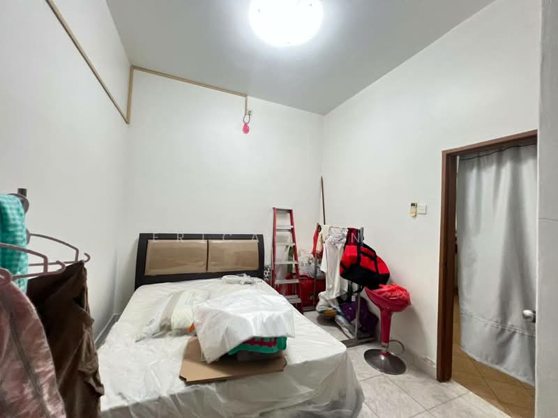 Taman Daya - Jalan Nibong 28 untuk Untuk Dijual - RM 880,000, Mac 2026 - Bedroom - PropertyGuru.com.my