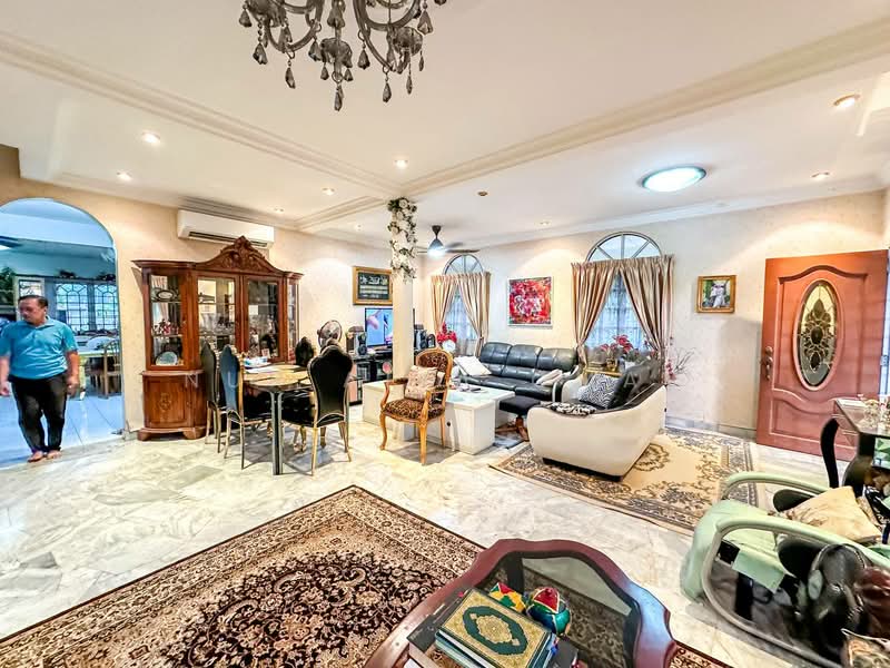 Seksyen 7,Shah Alam untuk Untuk Dijual - RM 875,000, Mac 2026 - Living Room - PropertyGuru.com.my