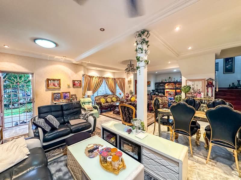 Seksyen 7,Shah Alam untuk Untuk Dijual - RM 875,000, Mac 2026 - Living Room - PropertyGuru.com.my