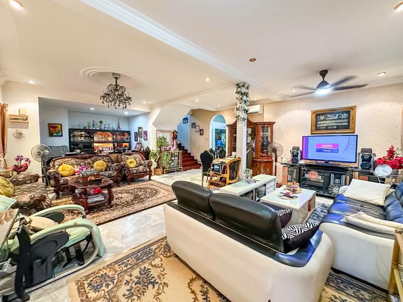 Seksyen 7,Shah Alam untuk Untuk Dijual - RM 875,000, Mac 2026 - Living Room - PropertyGuru.com.my