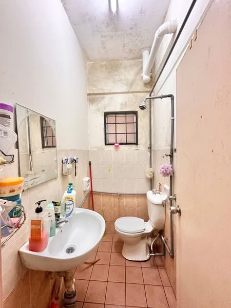 Apartment for Sale at Taman LTAT - Ilman Nahri - Bathroom - PropertyGuru.com.my